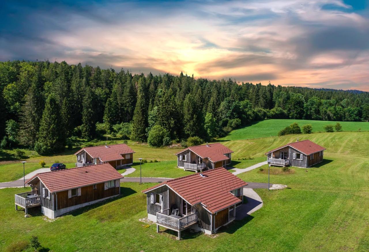 Chalets De Tremontagne 3 Etoiles Nanchez Bagian luar foto