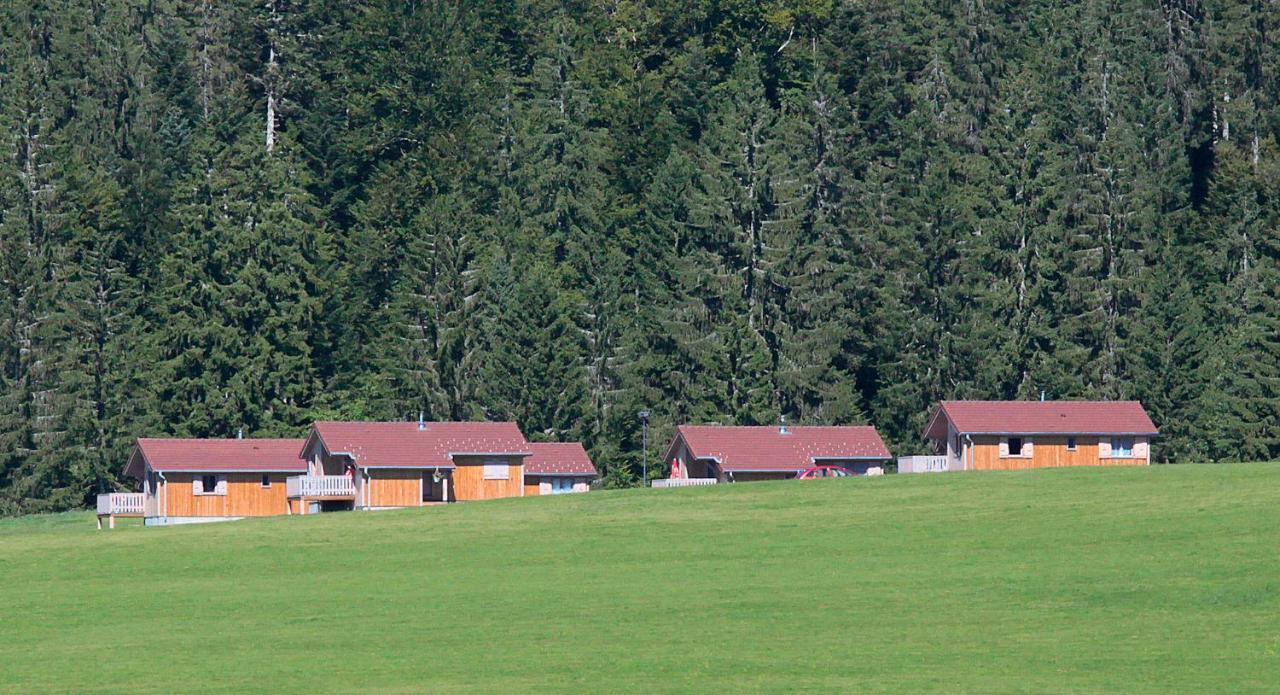 Chalets De Tremontagne 3 Etoiles Nanchez Bagian luar foto
