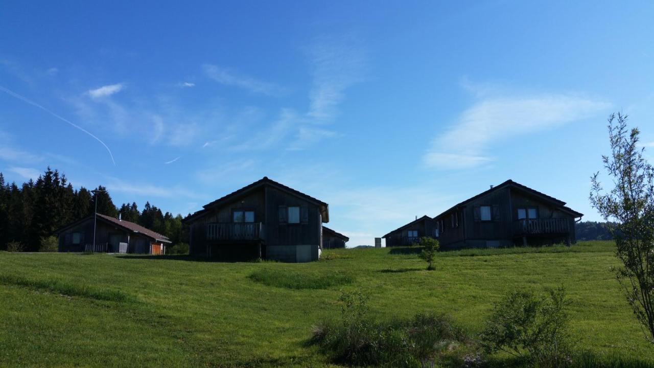 Chalets De Tremontagne 3 Etoiles Nanchez Bagian luar foto