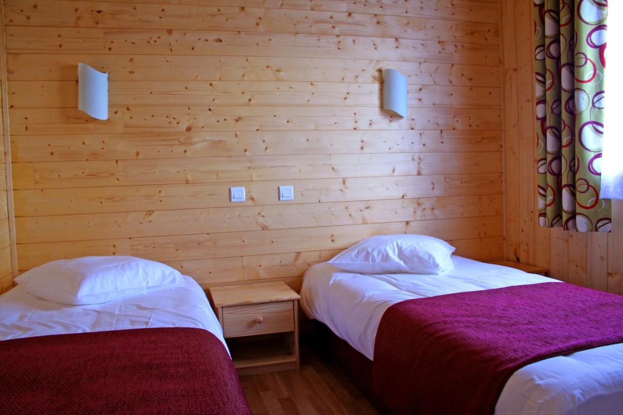 Chalets De Tremontagne 3 Etoiles Nanchez Bagian luar foto